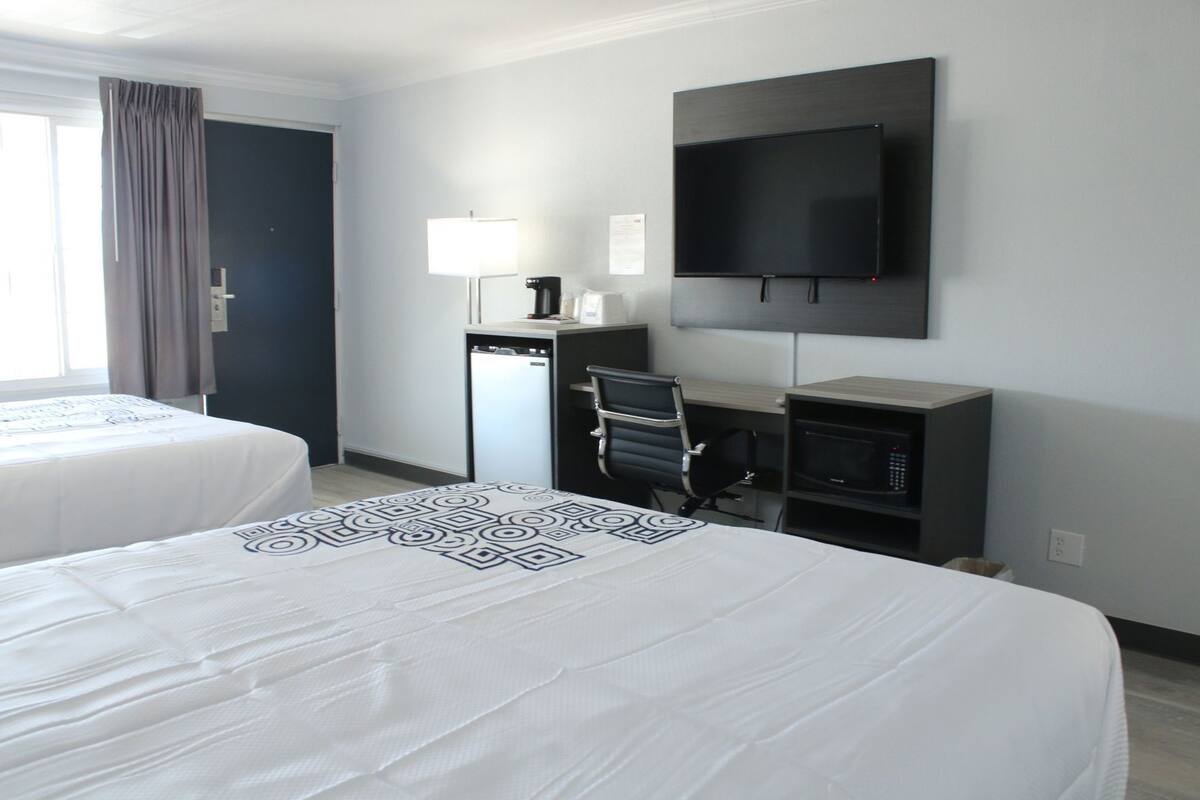 Blackout drapes, soundproofing, free WiFi, bed sheets