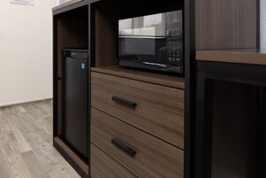 Down comforters, blackout drapes, free WiFi, bed sheets