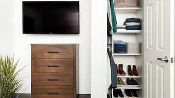 Premium-Zimmer, 1 Queen-Bett | Kostenloses WLAN, Bettwäsche