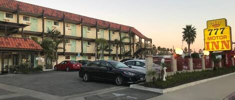 Standard Double Room, 2 Double Beds, Non Smoking | Free WiFi, bed sheets