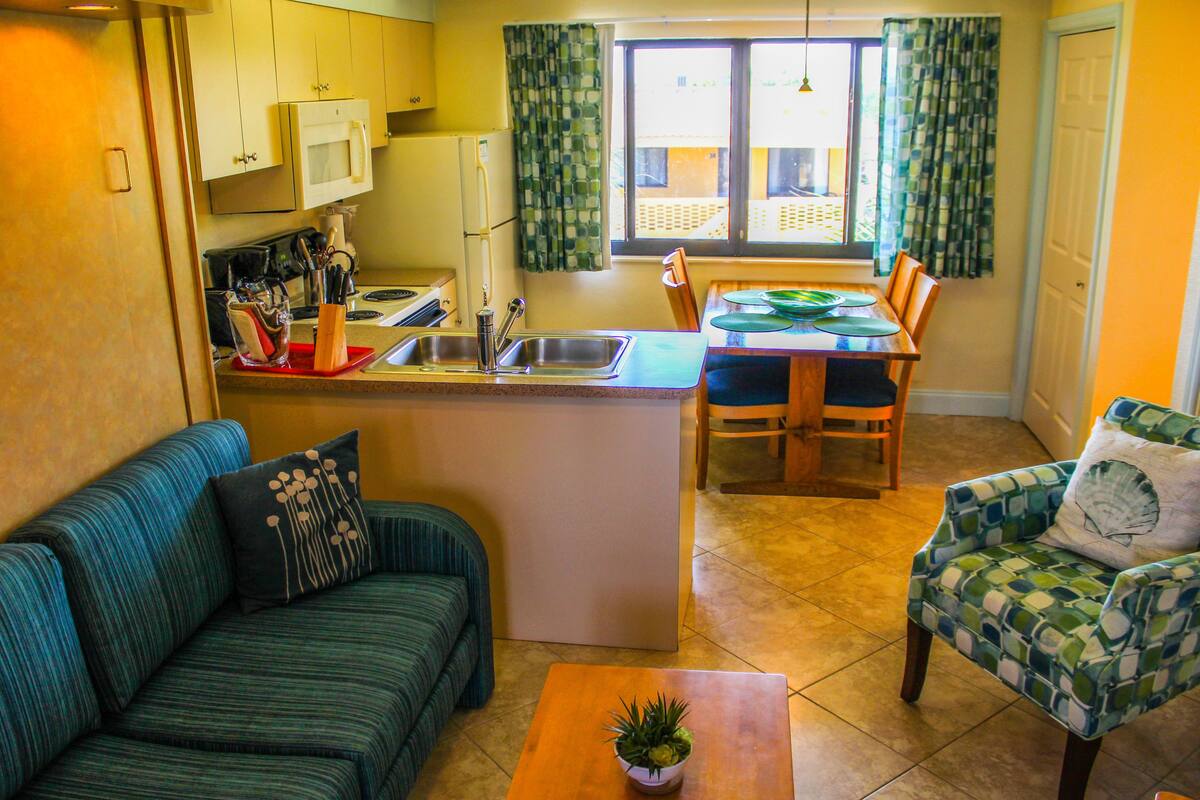 Appartement, 1 slaapkamer | Woonruimte | Televisie