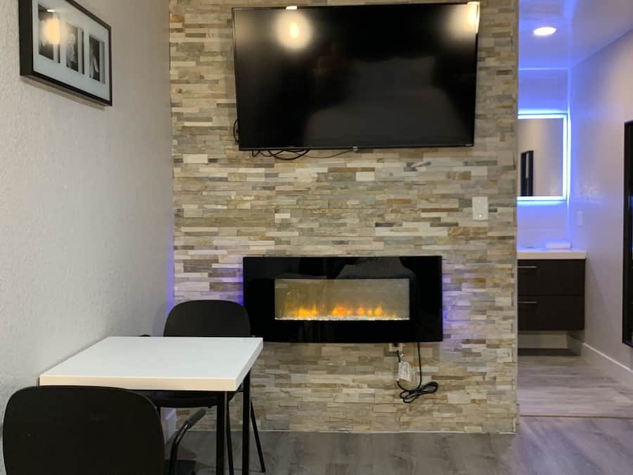 Queen Bed, Non Smoking with Fireplace