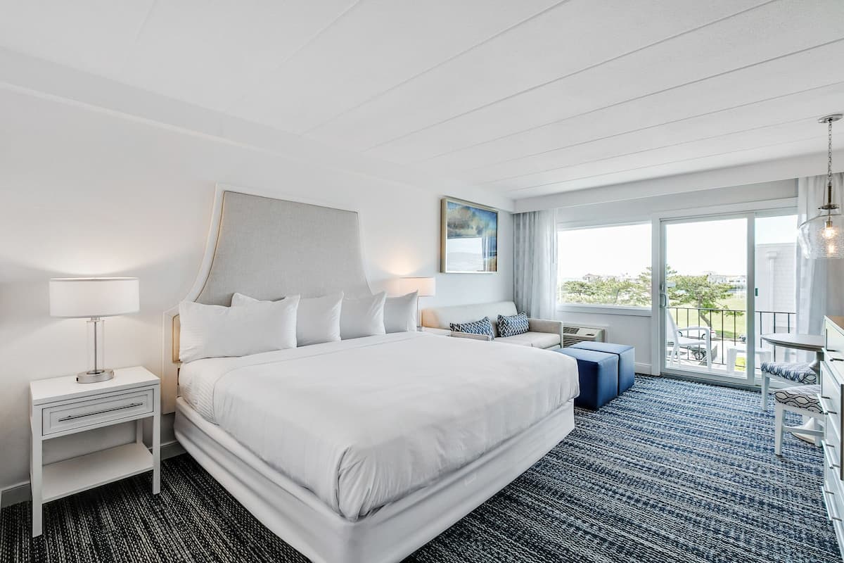 Signature Room | 1 bedroom, in-room safe, iron/ironing board, WiFi