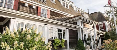 Mặt tiền nơi lưu trú