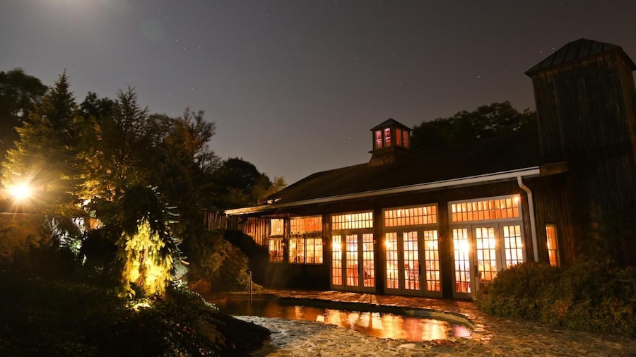 The Red Lion Inn Resort 1704