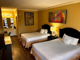 Tabla de planchar con plancha, wifi gratis y ropa de cama 