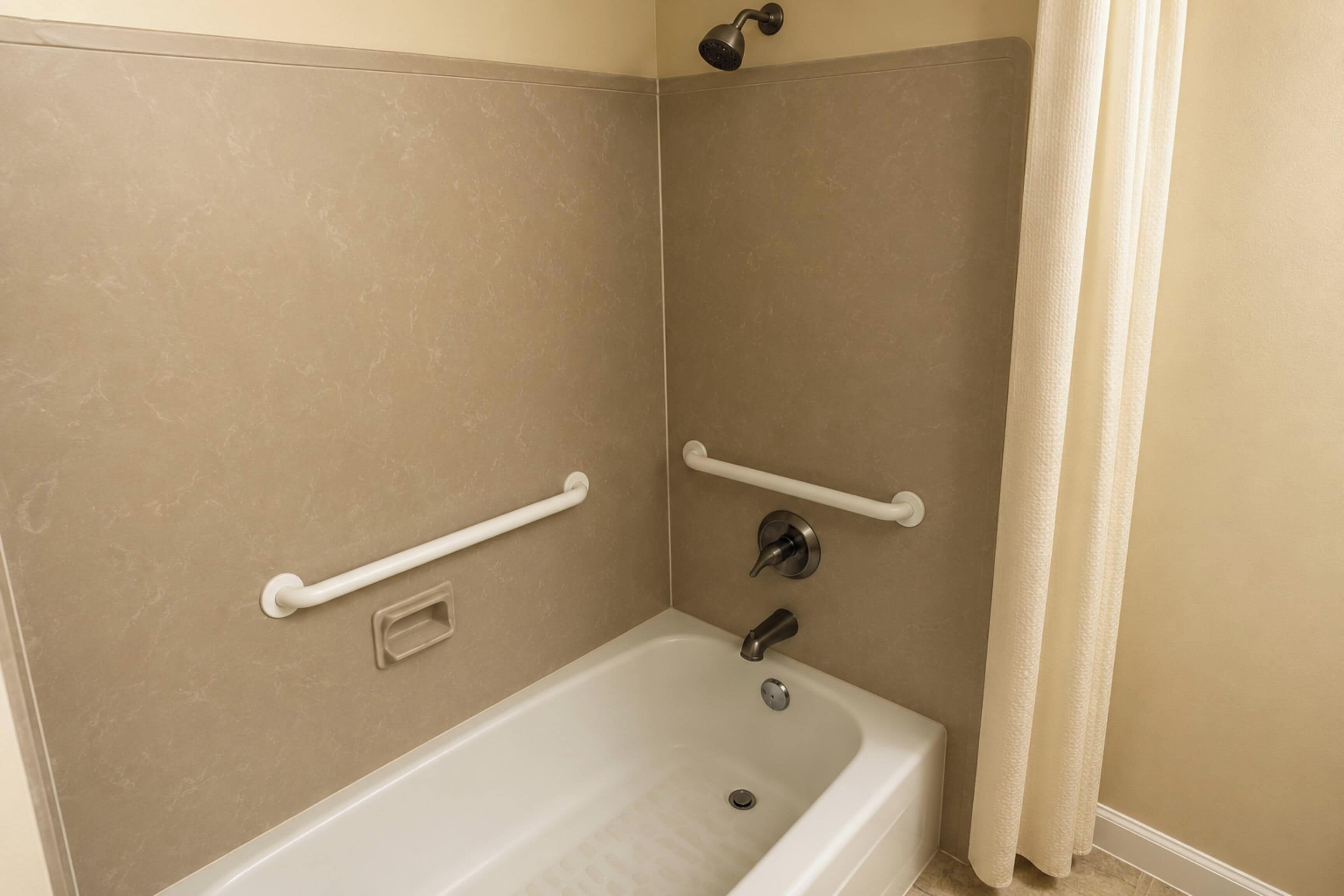 Combined shower/tub, free toiletries, hair dryer (on request), towels