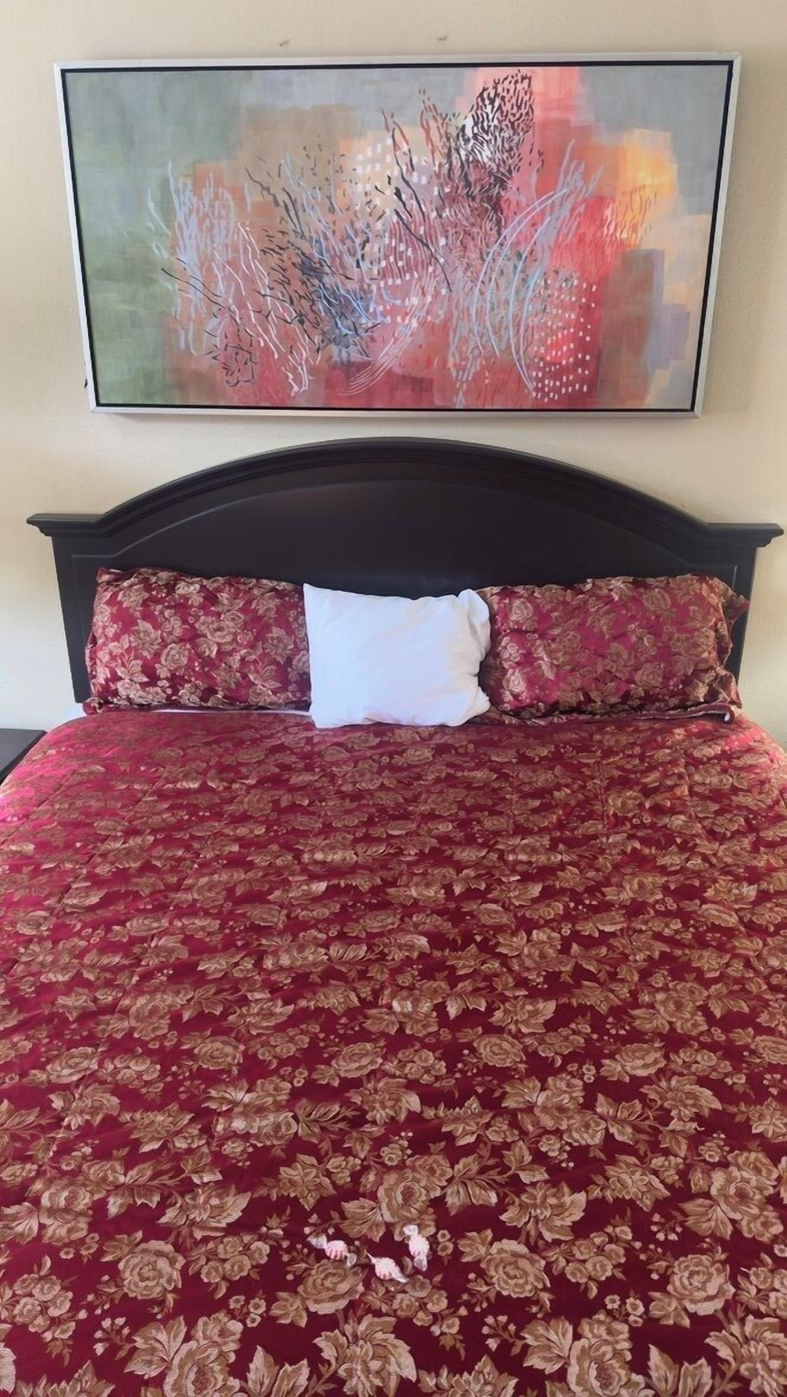 room, 1 king bed, non smoking, jetted tub (pets not allowed) | iron/ironing board, free wifi, bed sheets