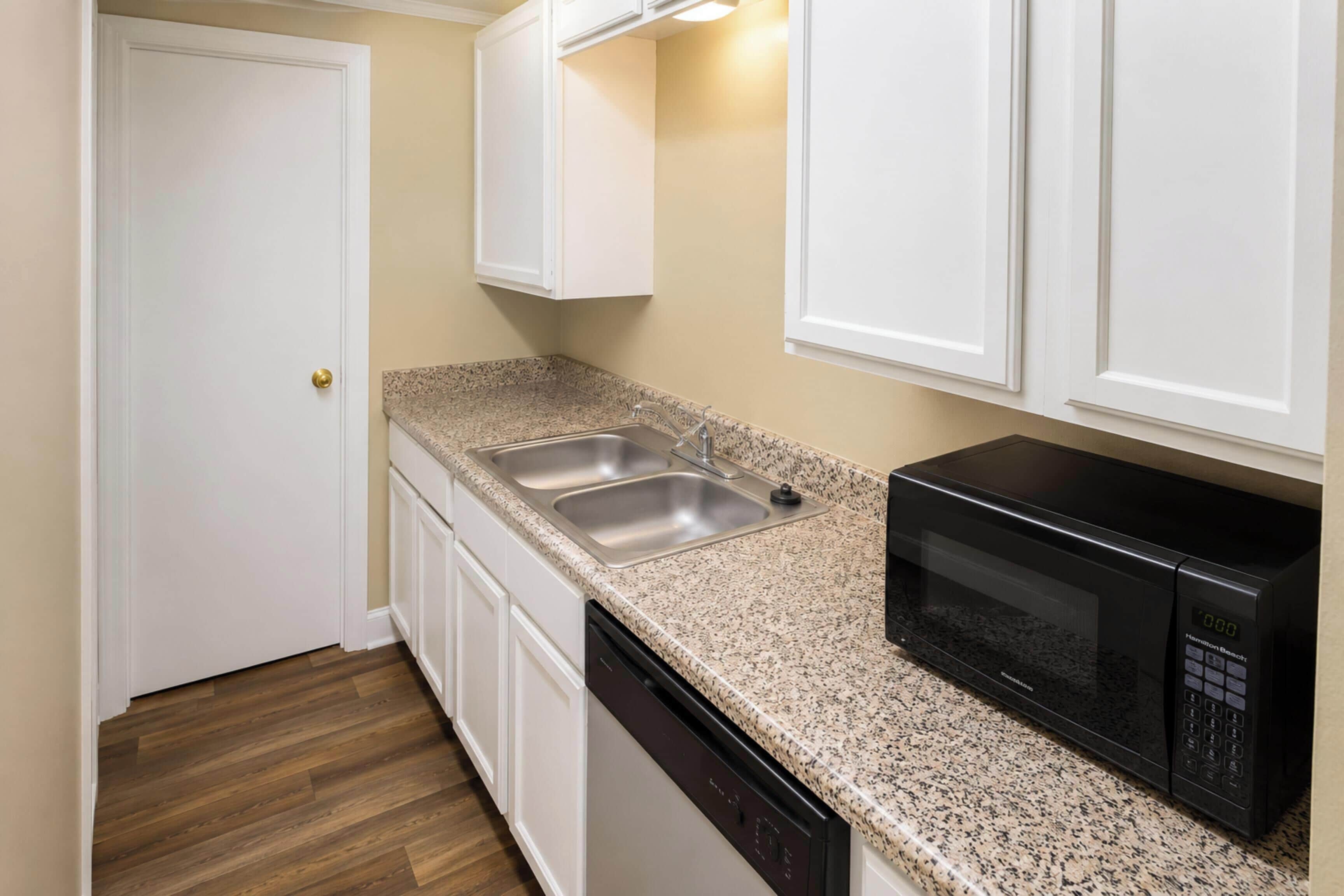 Suite, 2 Bedrooms, Kitchenette | Private kitchenette | Coffee/tea maker, mini-fridge, microwave