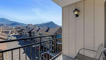 Deluxe Room, 2 Queen Beds, Non Smoking (Private Balcony)
