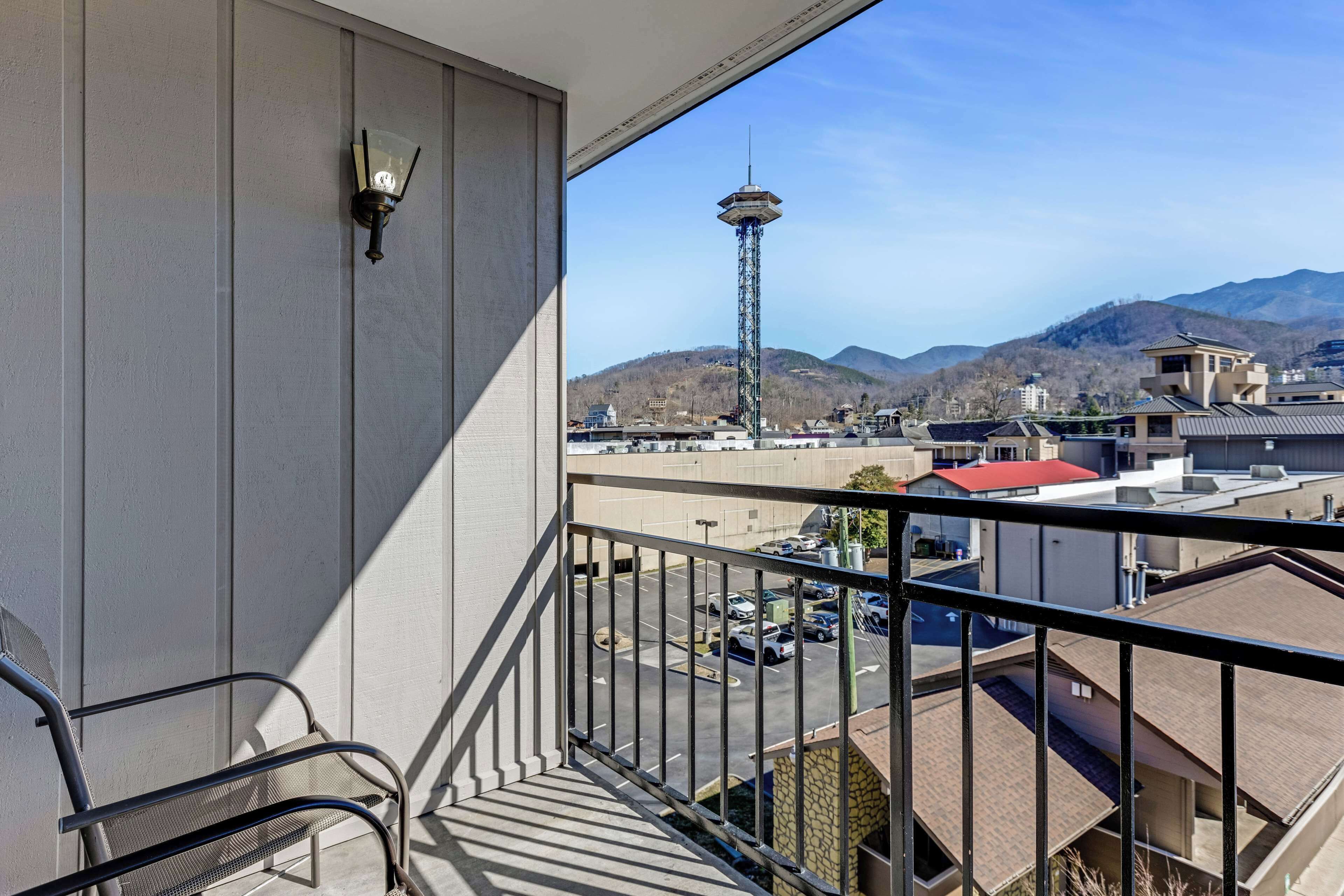 Suite, Non Smoking, Mountain View (Jetted Tub, 2 King Beds) | Mountain view