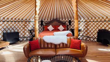 Yurt #2 | 1 sovrum, egyptiska bomullslakan och sängtillbehör av högsta kvalitet