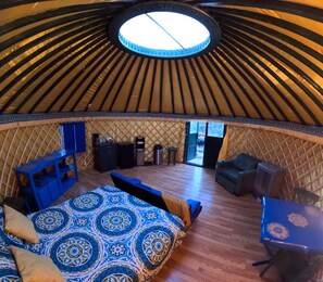 Tente Deluxe, plusieurs lits, vue montagne (16ft Yurt #2)