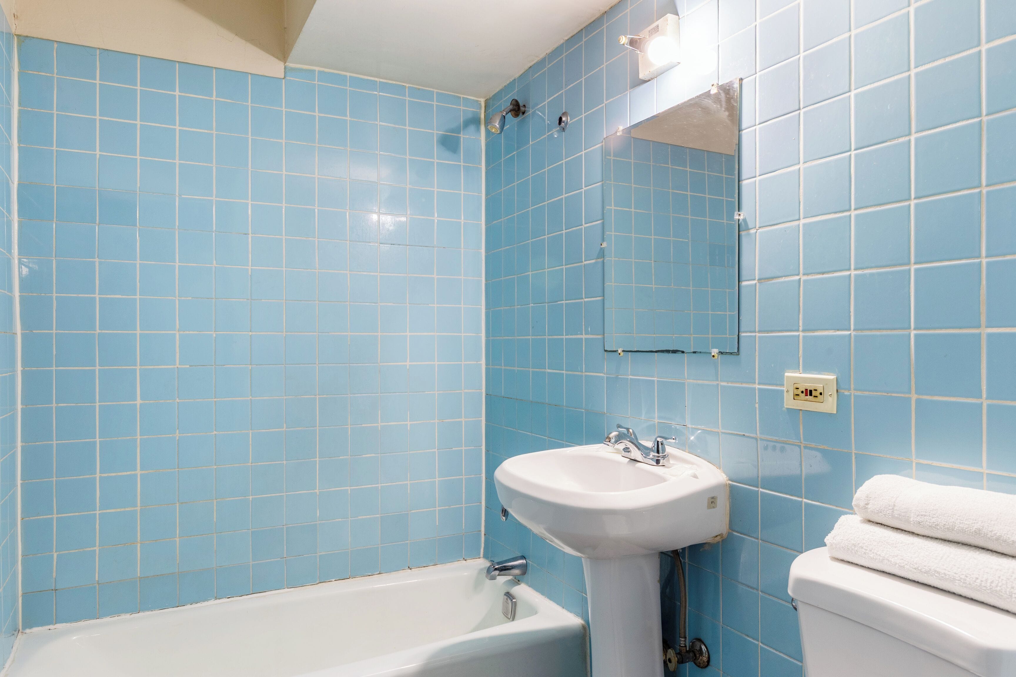 Kamer, 2 tweepersoonsbedden, roken | Badkamer | Gratis toiletartikelen, handdoeken