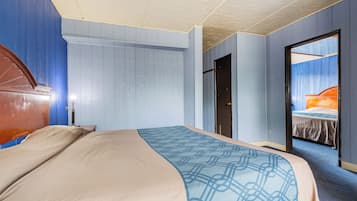 Una scrivania, lenzuola