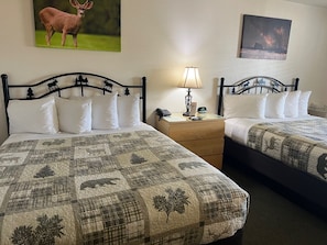 Deluxe Double Room, 2 Queen Beds, Non Smoking | Iron/ironing board, free WiFi, wheelchair access - Antlers Inn (Chester)
