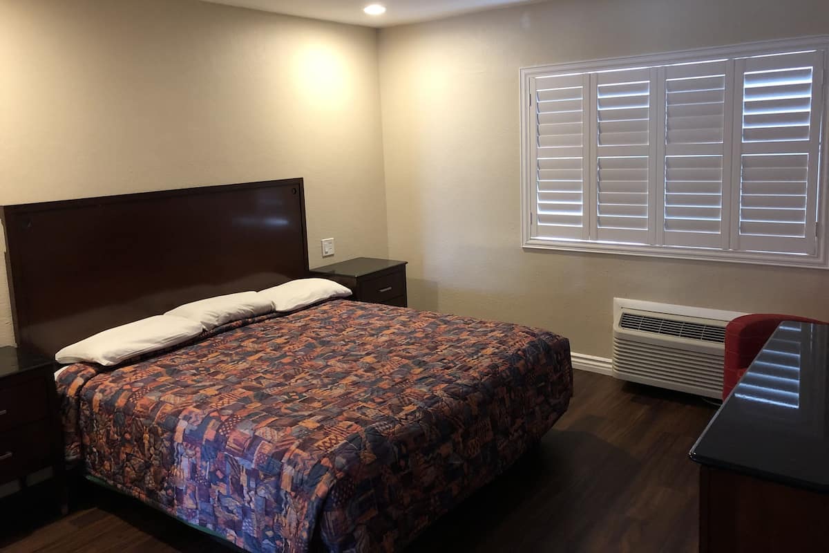 Standard Single Room, 1 Bedroom, Smoking