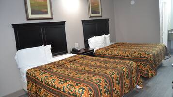 Meja kerja, tirai kedap cahaya, setrika/meja setrika, dan Wi-Fi gratis