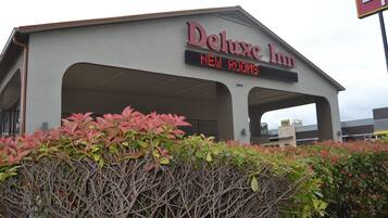 Vista frontal de la propiedad