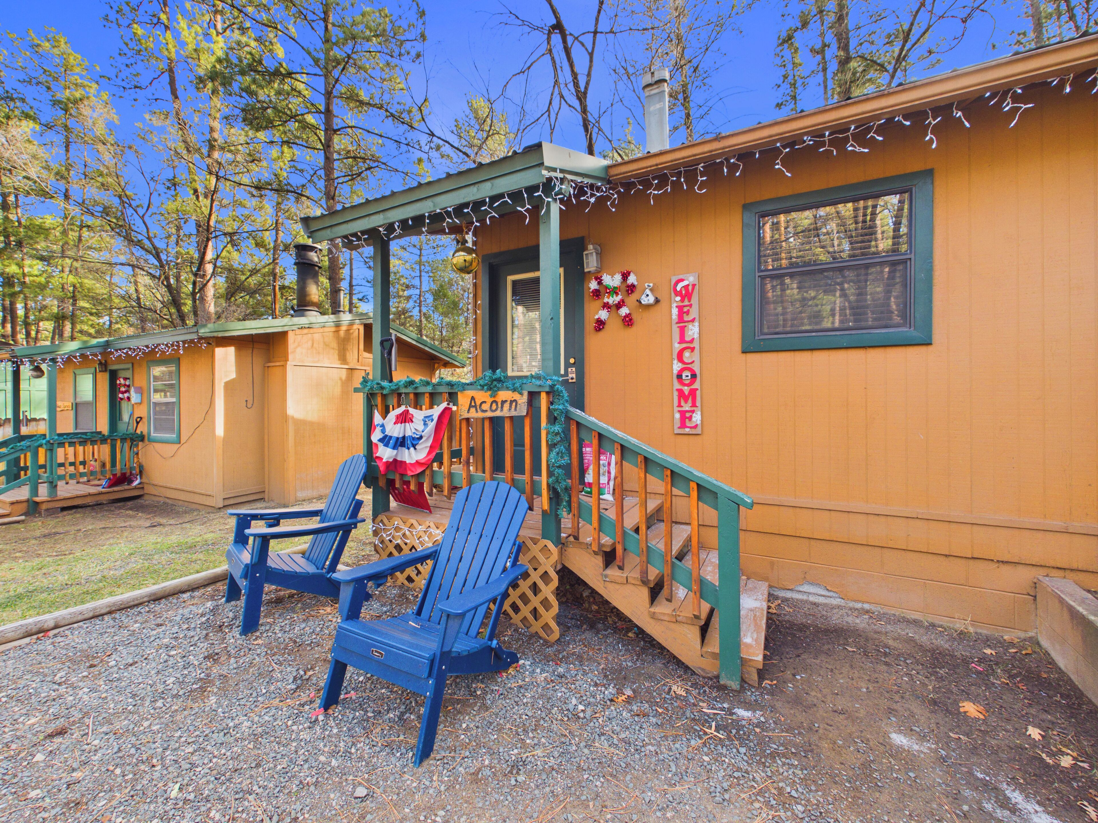 Acorn | Premium bedding, individually decorated, individually furnished