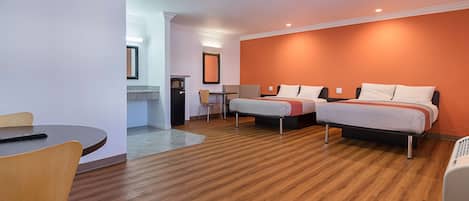 Escritorio, wifi gratis y ropa de cama