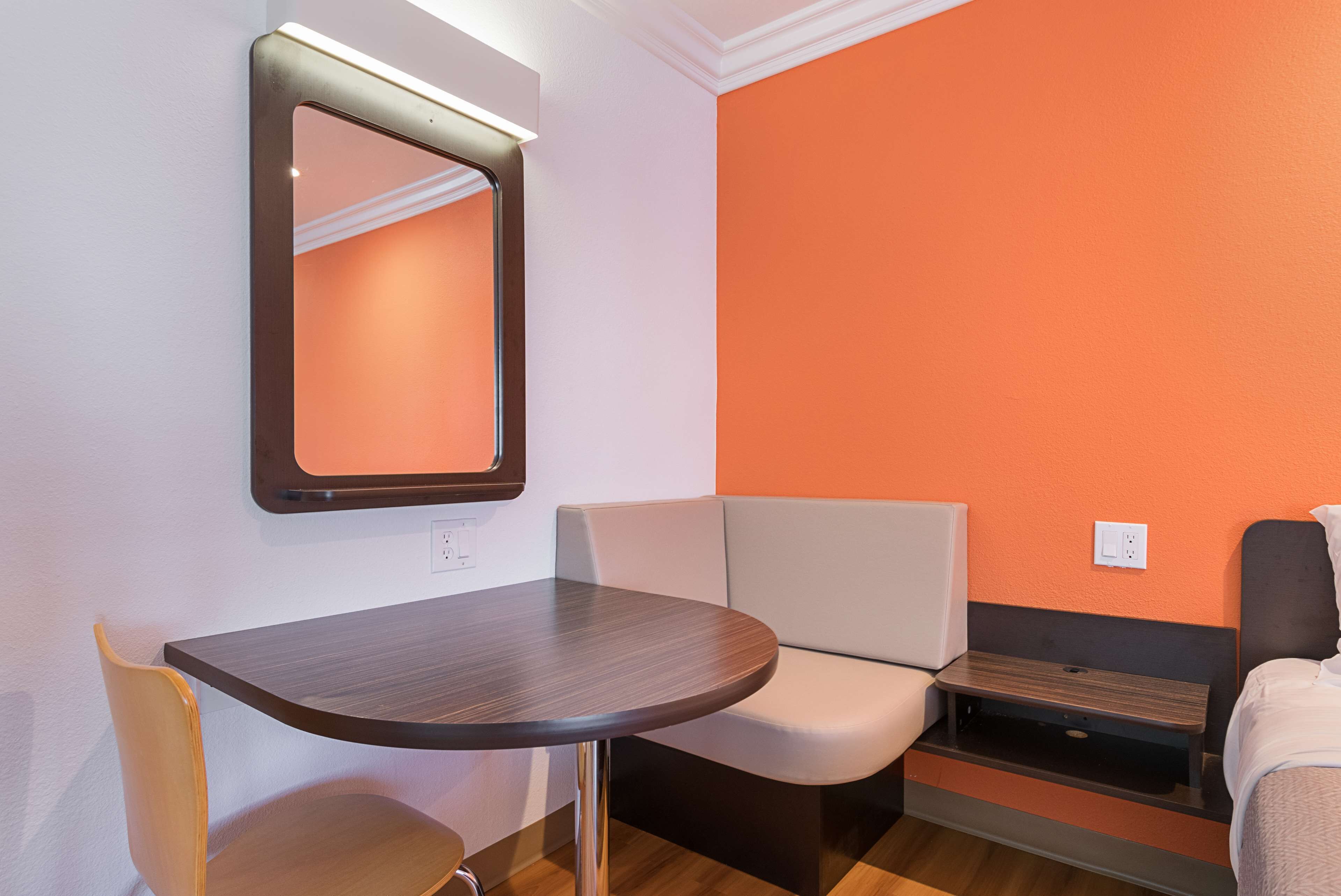 Bureau, Wi-Fi gratuit, draps fournis