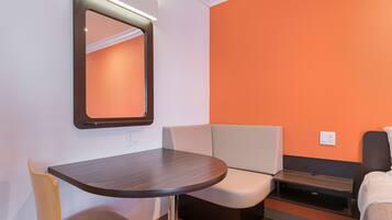 Bureau, Wi-Fi gratuit, draps fournis