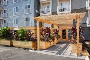 Porch - Rockland Harbor Hotel (Rockland)