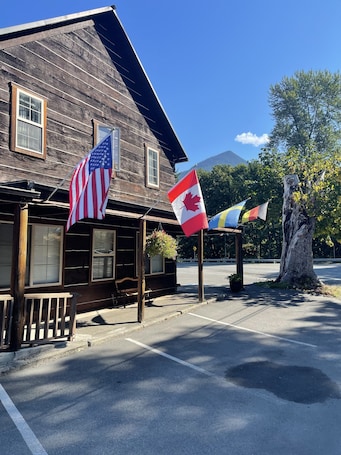 Exterior. North Cascades Inn