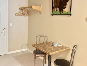 Double Room, Ensuite (Room 02) | 1 bedroom - North Cascades Inn (Marblemount)