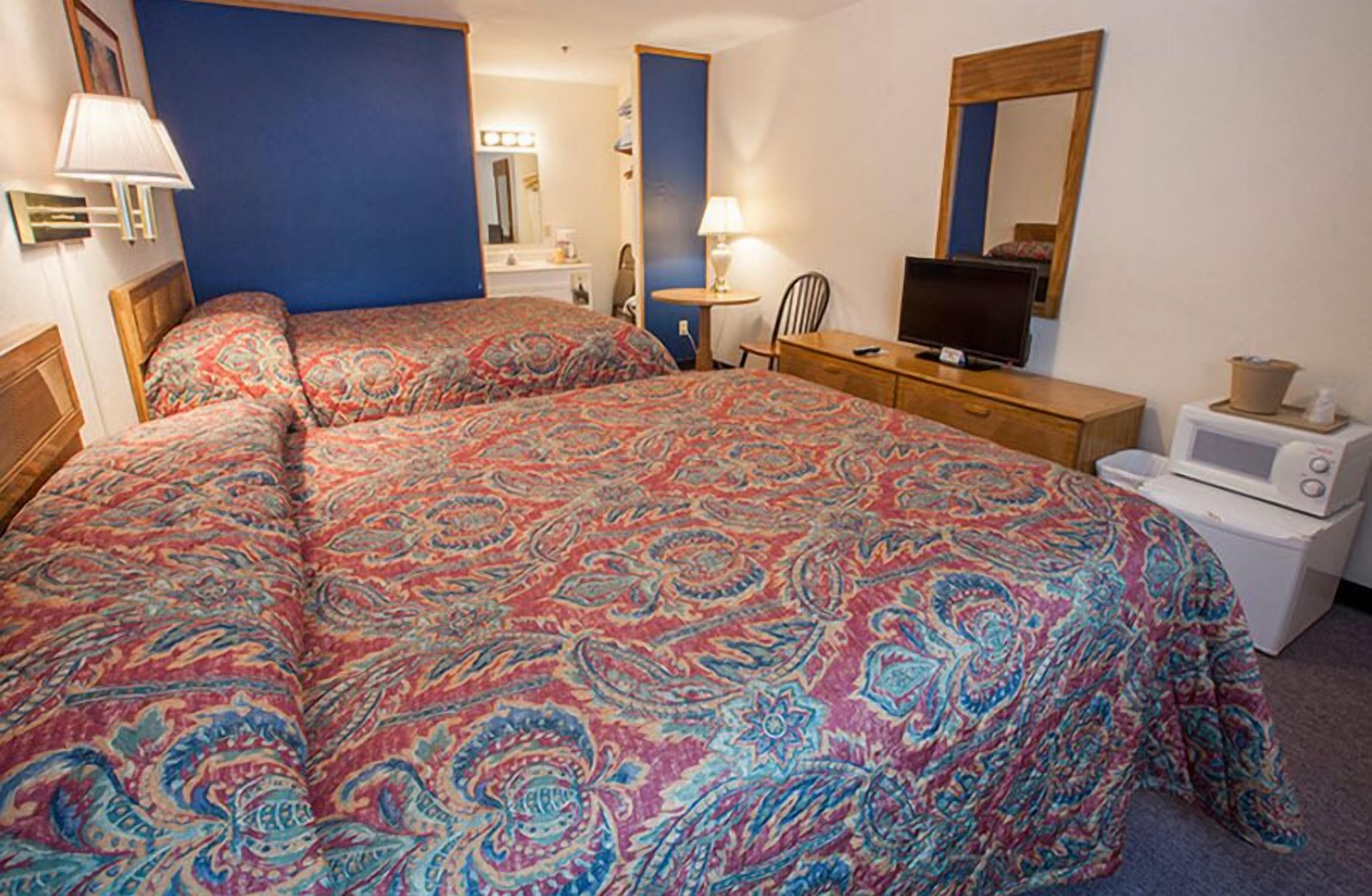 standard room, 2 queen beds | blackout curtains, iron/ironing board, free wifi, bed sheets