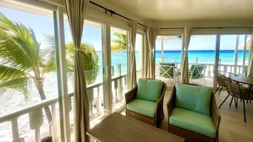 Panoramic Studio | Living area