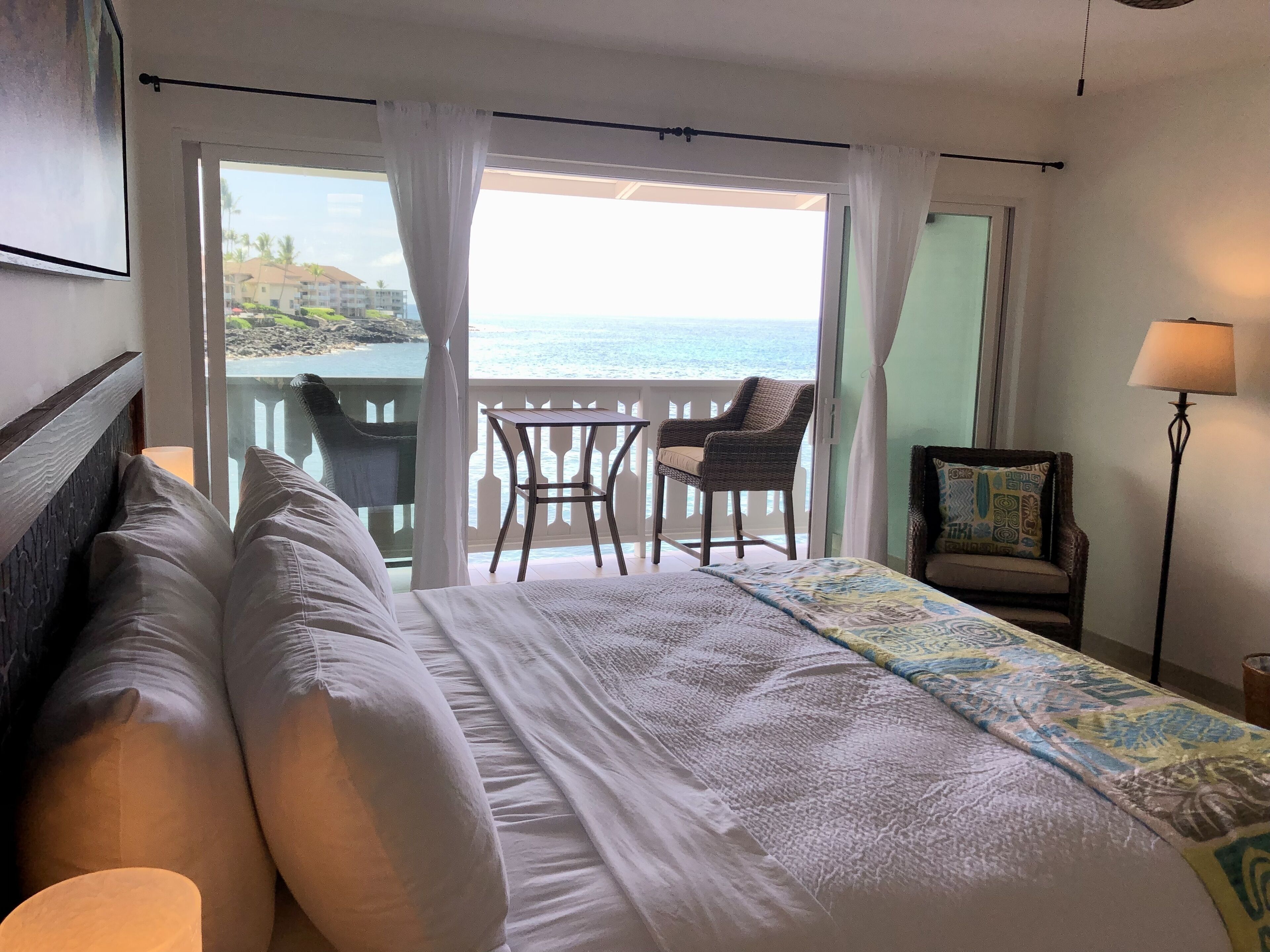 1 king bed, lanai, ocean view, top floor | 1 bedroom, premium bedding, desk, free wifi