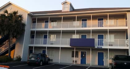 InTown Suites Extended Stay Charleston SC - West Ashley