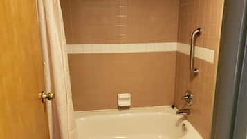 Kostenlose Toilettenartikel, Handtücher