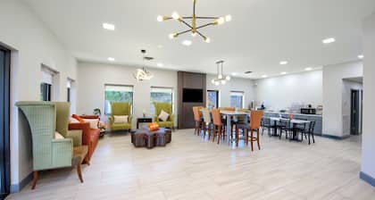 Hotsprings Village Inn