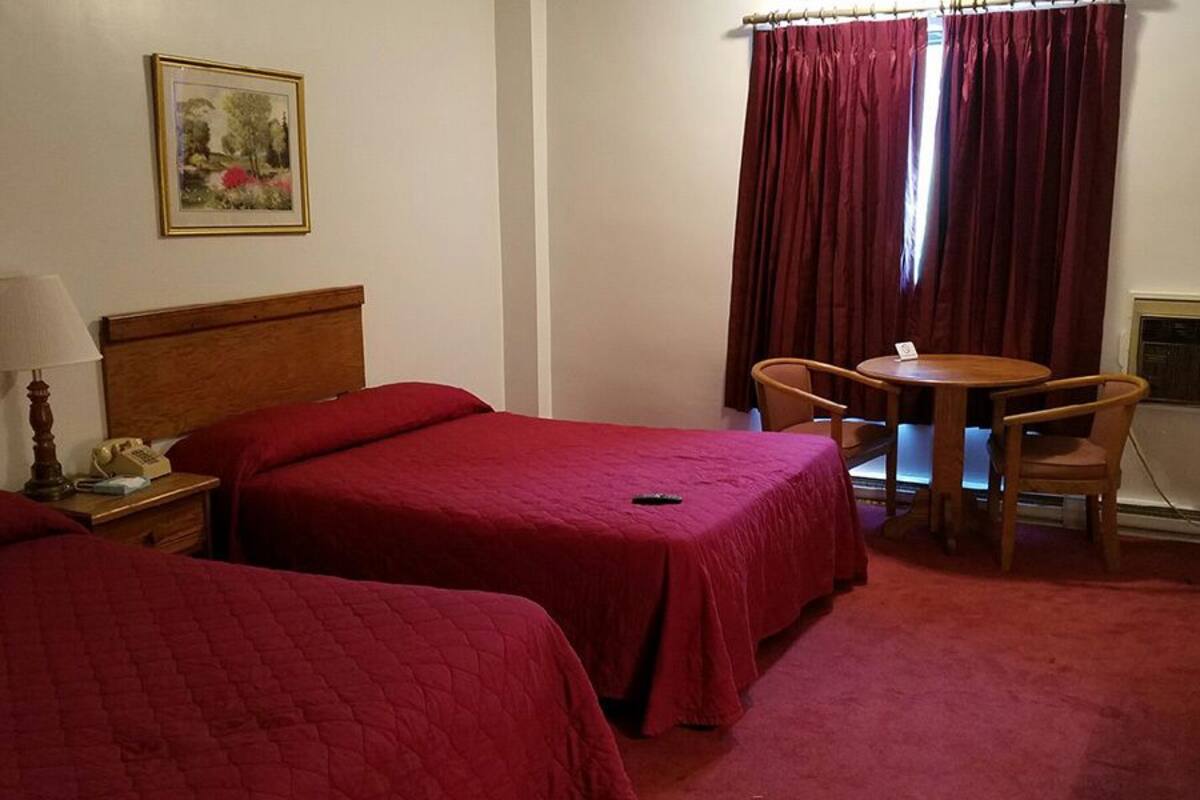 Basic Double Room | Desk, WiFi (free), bed sheets