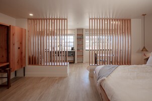 King Suite | In-room safe, individually decorated, laptop workspace, blackout drapes