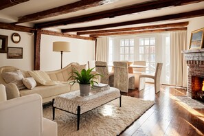 William Jefferds Suite - Jefferds House | Living area | 42-inch LCD TV with cable channels, TV