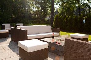 Exterior detail - Kennebunkport Captains Collection (Kennebunkport)