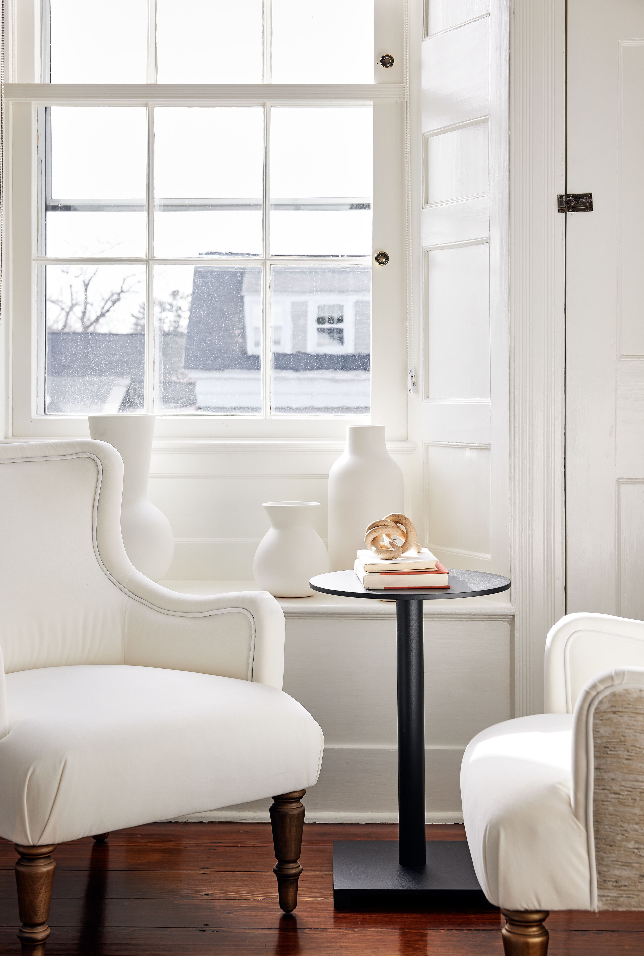 deluxe king fireplace - jefferds house | living area | 42-inch lcd tv with cable channels, tv