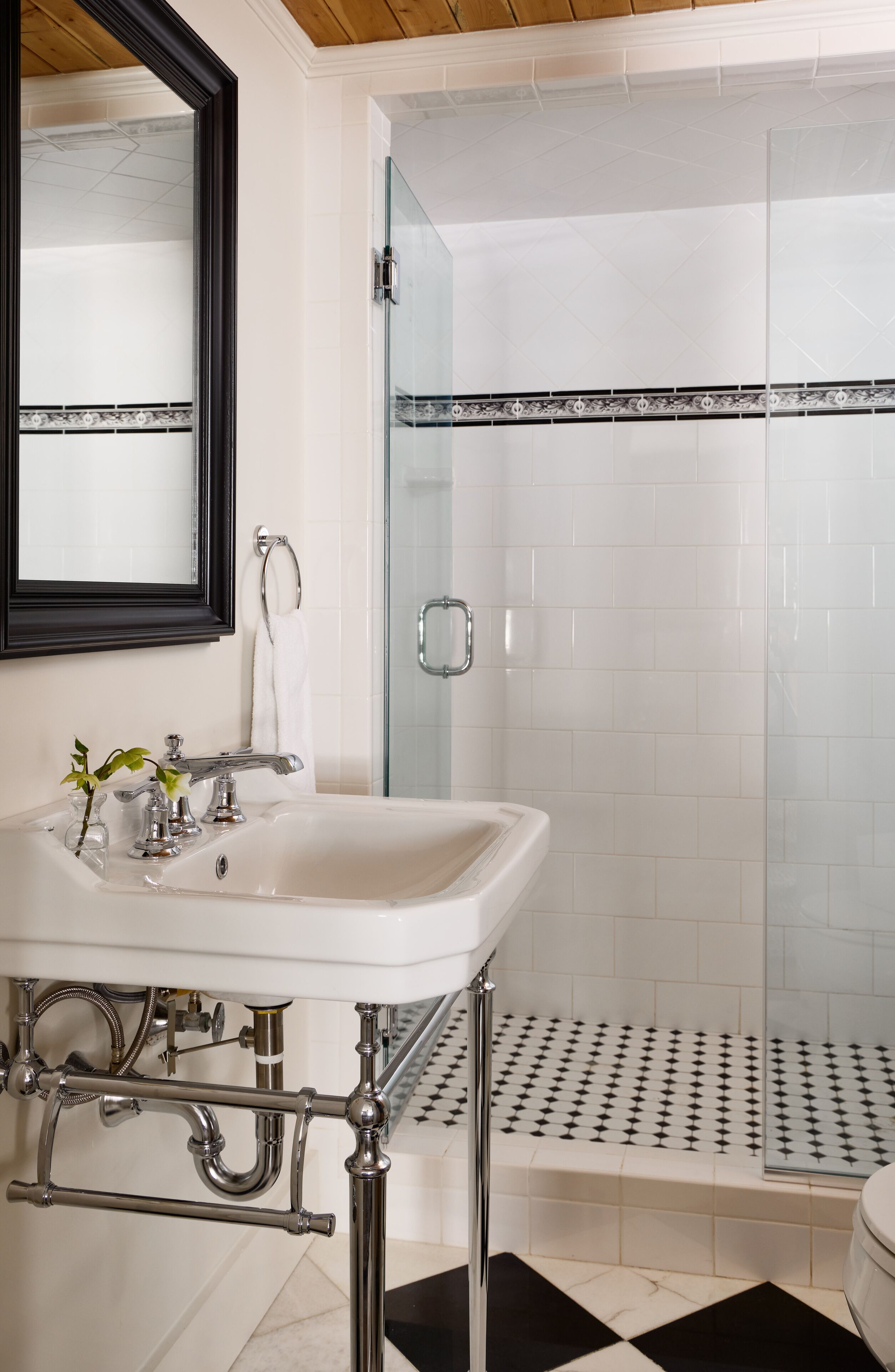 nathaniel lord king | bathroom | designer toiletries, hair dryer, bathrobes, towels