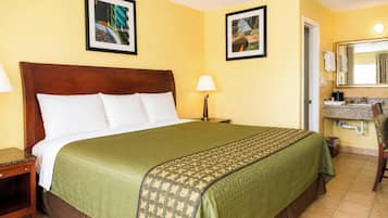 Escritorio, wifi gratis y ropa de cama