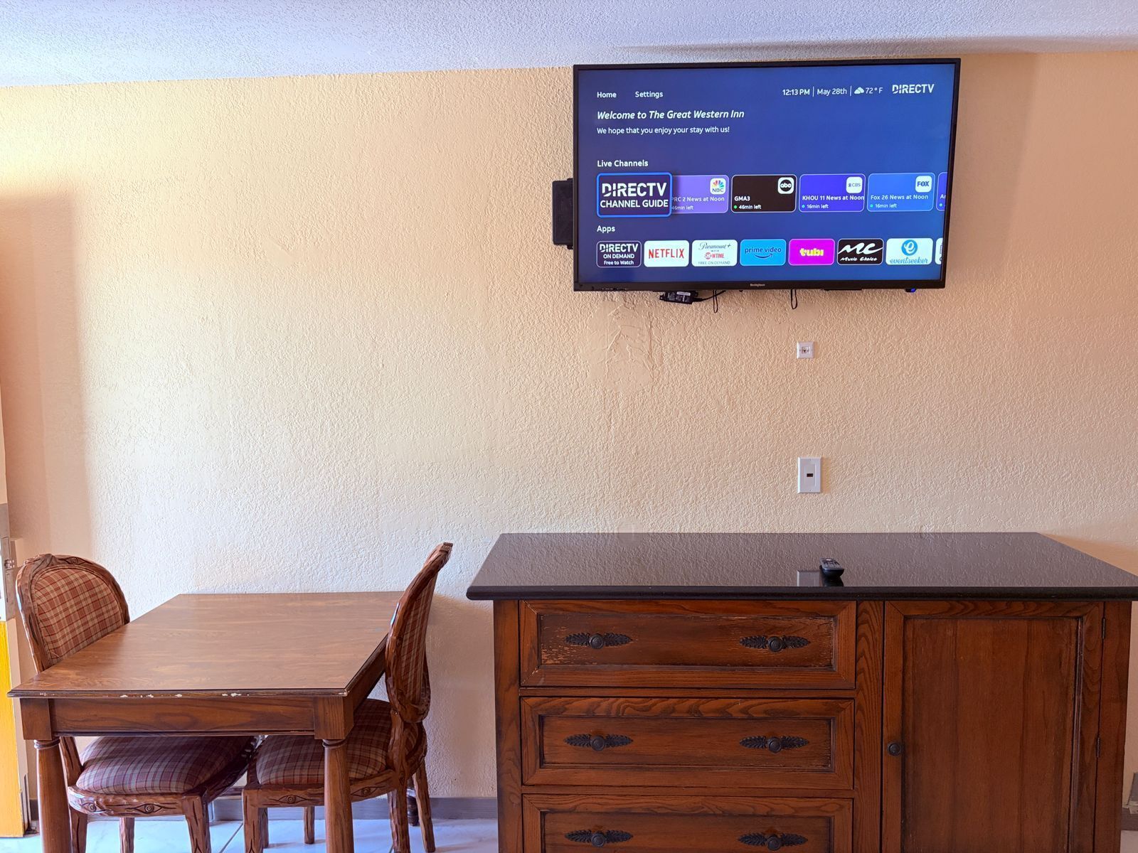Habitación, 1 cama King size, para no fumadores | Escritorio, wifi gratis y ropa de cama 