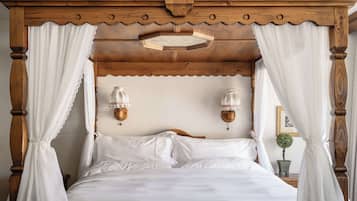 Suite, 1 King Bed with Sofa bed (VIP Suite) | 1 bedroom, in-room safe, free cribs/infant beds, free rollaway beds