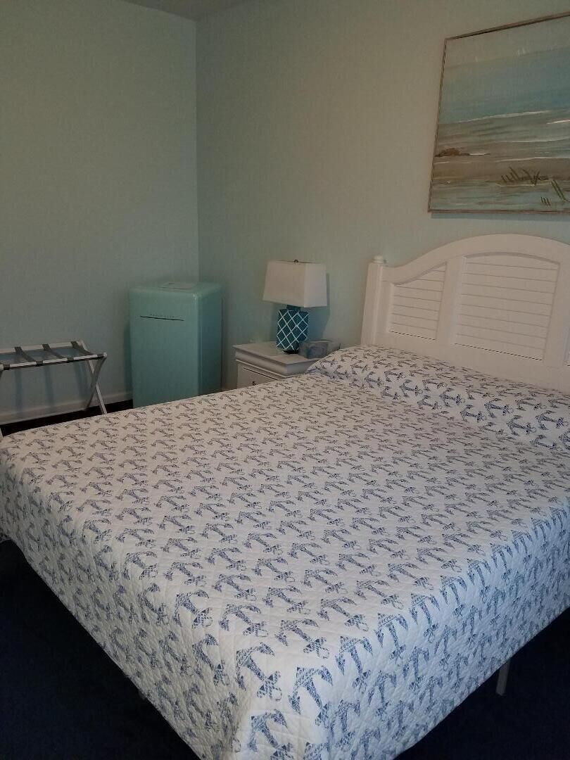 room, 1 queen bed (coastal view) | free wifi, bed sheets