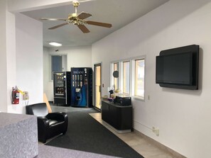 Vending machine - Motel 6 Missoula, MT - Wye - Travel Plaza (Missoula)