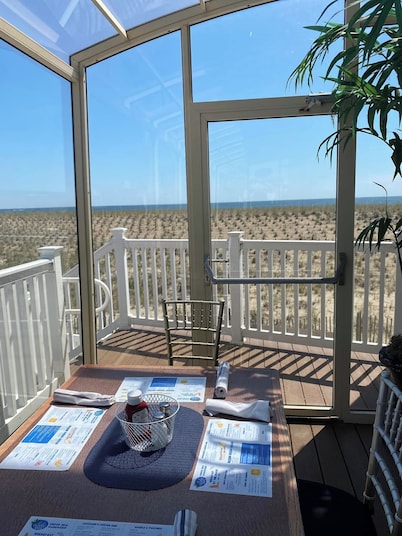 The White Sands Oceanfront Resort & Spa