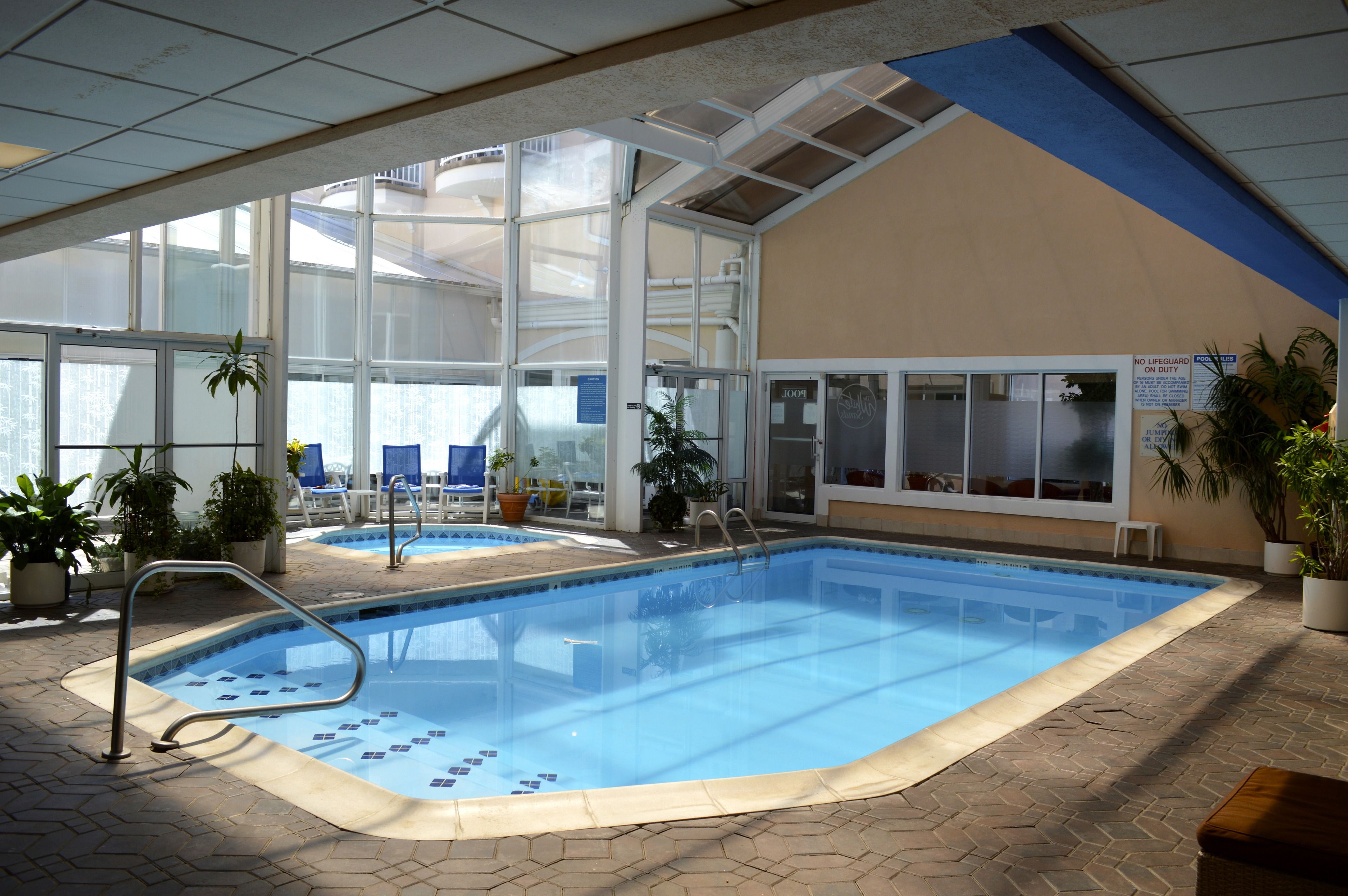 Piscine couverte, 2 piscines extérieures