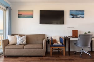 Habitación exclusiva, 1 cama de matrimonio grande, bañera de hidromasaje, vistas al mar | Wifi gratis y ropa de cama